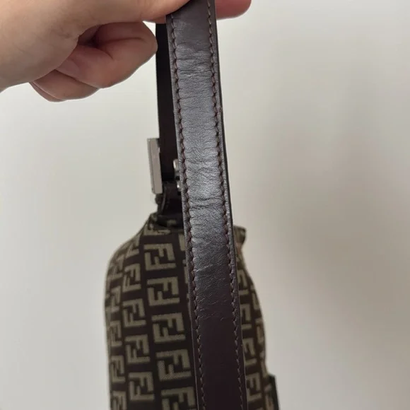 FENDI Vintage Brown Zucca Canvas Baguette shoulder bag - Picture 7 of 12